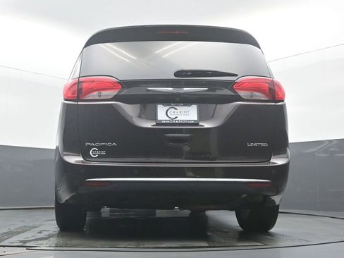 Used 2018 Chrysler Pacifica Limited image 50