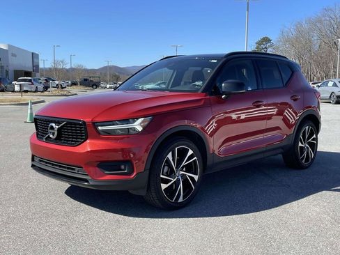 Used 2022 Volvo XC40 T4 R-Design w/ Advanced Package image 19