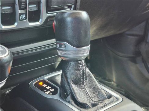 Used 2022 Jeep Wrangler Unlimited Sahara AWD/4WD image 12