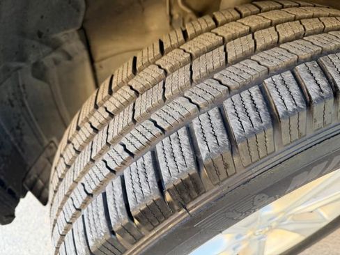 Used 2011 Toyota Highlander SE image 7