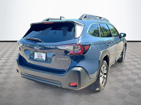 Used 2024 Subaru Outback Premium AWD/4WD image 4