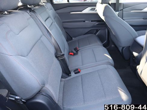 Used 2025 Ford Explorer Active AWD/4WD image 27