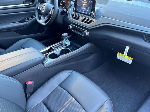 New 2025 Nissan Altima 2.5 SR image 13
