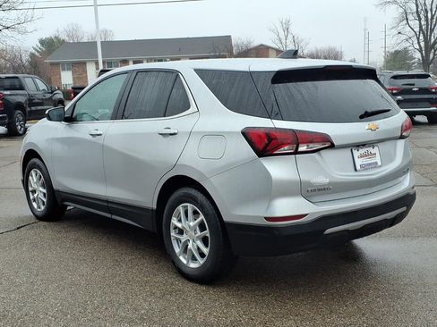Used 2022 Chevrolet Equinox LT w/ Driver Convenience Package image 4
