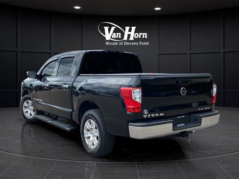 Used 2019 Nissan Titan SV AWD/4WD image 5