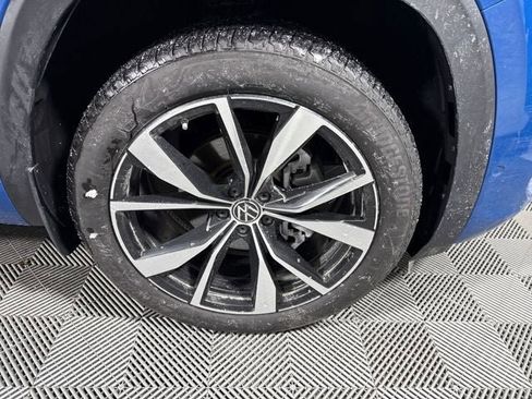 Used 2025 Volkswagen Atlas SEL Premium R-Line image 9