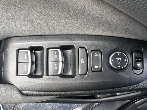 Used 2018 Honda Accord LX image 17