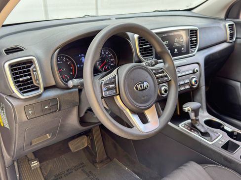 Used 2020 Kia Sportage LX FWD image 12