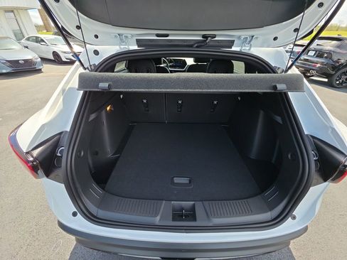 New 2026 Chevrolet Trax RS w/ Sunroof Package FWD image 23