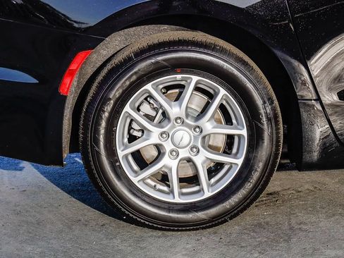 New 2027 Chrysler Pacifica Select FWD image 12