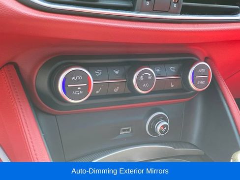 Used 2018 Alfa Romeo Stelvio Ti Sport AWD/4WD image 12
