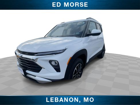 Used 2025 Chevrolet TrailBlazer LT w/ Driver Confidence Package image 4