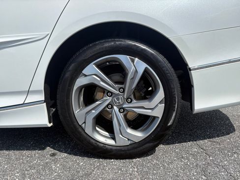 Used 2018 Honda Accord EX image 26