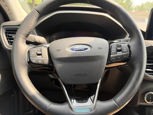 Used 2025 Ford Escape Active AWD/4WD image 25