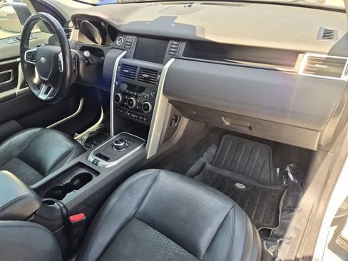 Used 2017 Land Rover Discovery Sport SE AWD/4WD image 18