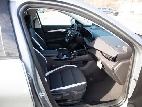 Used 2025 Buick Envision Sport Touring image 25