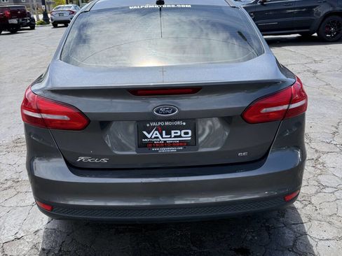 Used 2018 Ford Focus SE FWD image 5