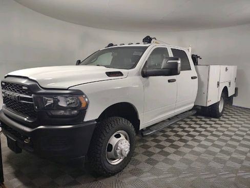 Used 2024 RAM 3500 Tradesman AWD/4WD image 5