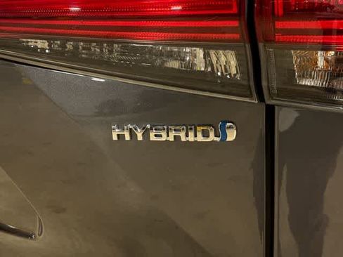 Used 2023 Toyota Highlander XLE AWD/4WD image 28