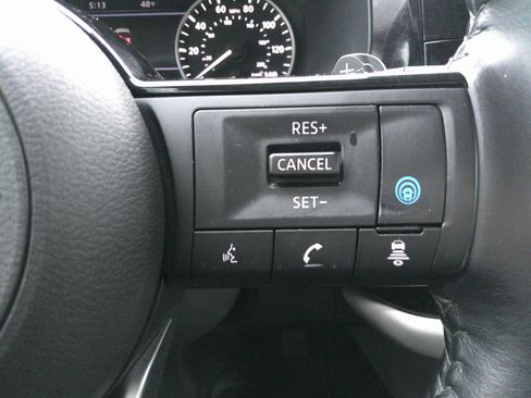 Used 2022 Nissan Pathfinder SL w/ SL Black Package image 22