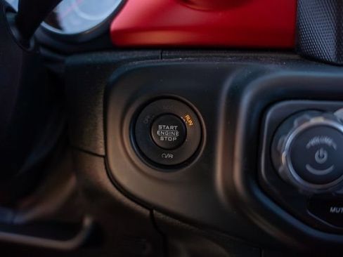 Used 2018 Jeep Wrangler Unlimited Rubicon AWD/4WD image 19