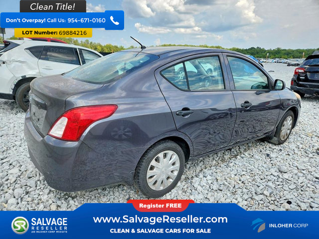 Used 2015 Nissan Versa S FWD image 4