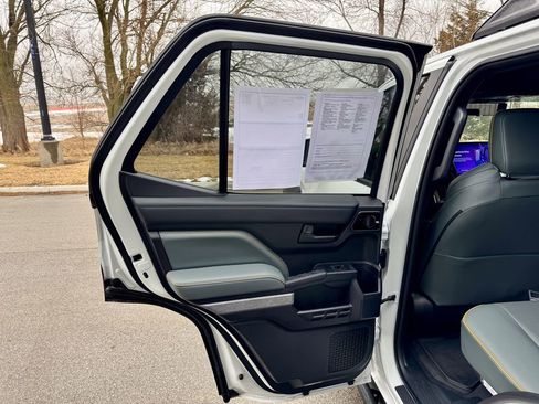 Used 2025 Toyota 4Runner Trailhunter image 14