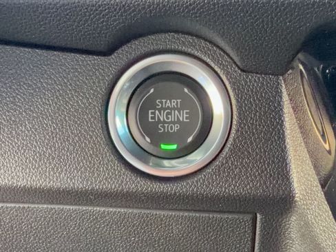 Certified 2025 Chevrolet Traverse LT w/ Sun and Wheel Package FWD image 20
