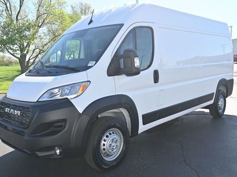 New 2025 RAM ProMaster 2500 w/ Convenience Group FWD image 2