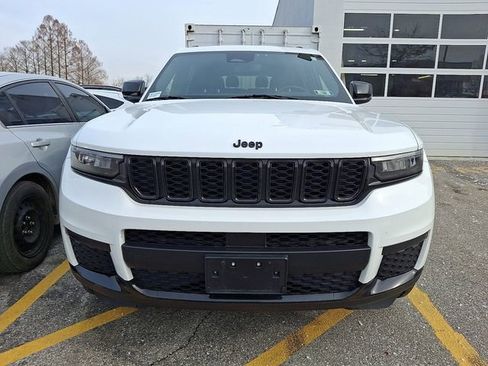 Used 2021 Jeep Grand Cherokee L Laredo image 2