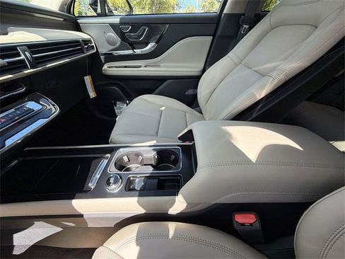 New 2026 Lincoln Corsair Reserve image 21