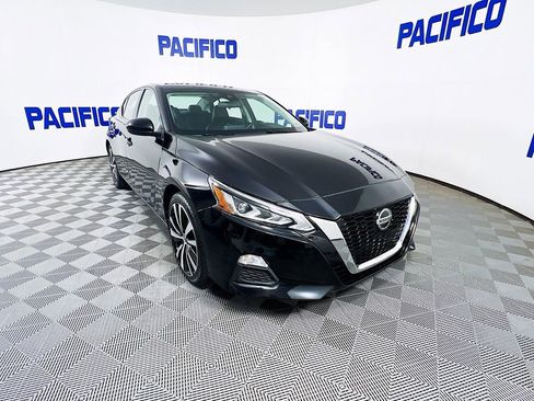 Used 2022 Nissan Altima 2.5 SR image 1