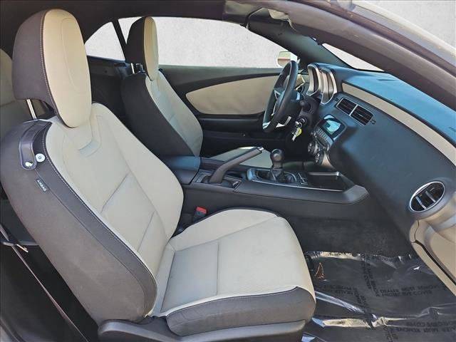 Used 2011 Chevrolet Camaro LT RWD image 24