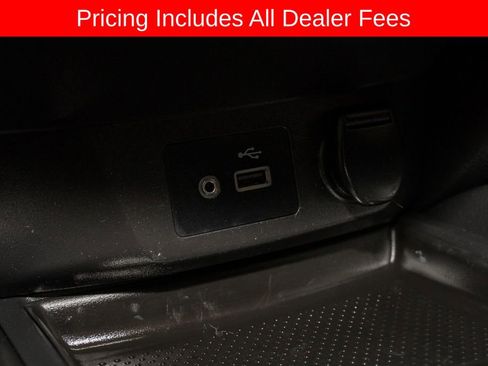 Used 2018 Nissan Rogue SV FWD image 14