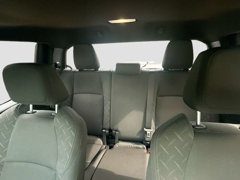 Used 2025 Toyota Tacoma SR AWD/4WD image 30