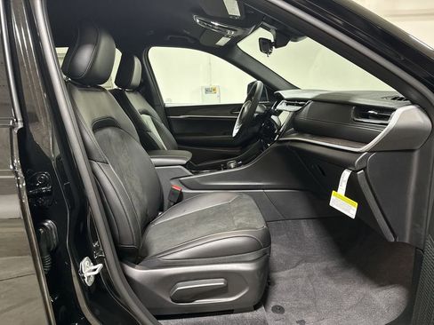 New 2026 Jeep Grand Cherokee L 4WD image 22