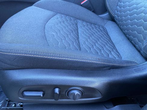 Used 2021 Chevrolet Equinox LT FWD image 23