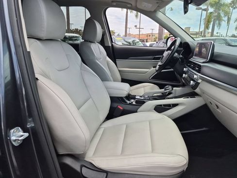 Certified 2022 Kia Telluride S FWD image 29