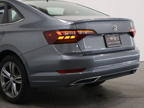 Used 2019 Volkswagen Jetta R-Line image 10