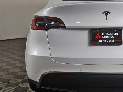 Used 2022 Tesla Model Y Long Range AWD/4WD image 19