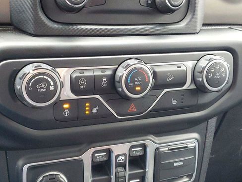 Used 2018 Jeep Wrangler Unlimited Sport S image 15