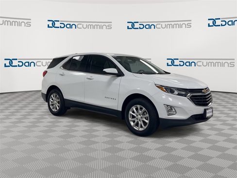 Used 2019 Chevrolet Equinox LT image 2