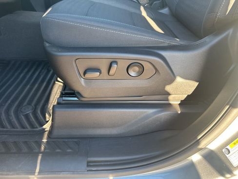 Used 2024 Chevrolet Silverado 2500 Custom w/ Custom Value Package image 13