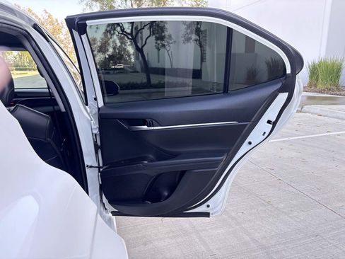 Used 2021 Toyota Camry SE w/ Carpet Mat Package (TMS) FWD image 13