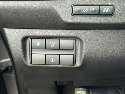 Used 2023 Nissan Leaf S image 16