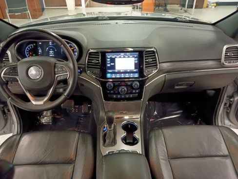 Used 2019 Jeep Grand Cherokee Limited AWD/4WD image 23