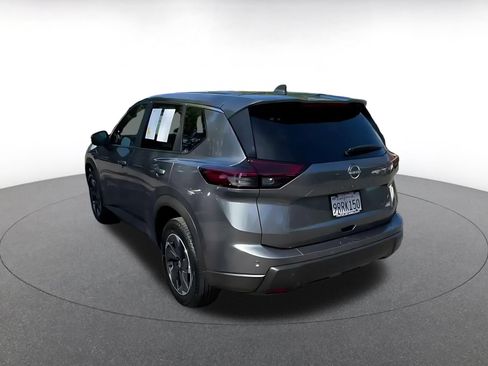 Used 2025 Nissan Rogue SV AWD/4WD image 11