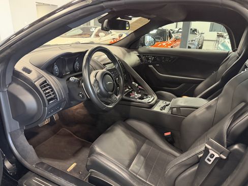 Used 2018 Jaguar F-TYPE R AWD/4WD image 4