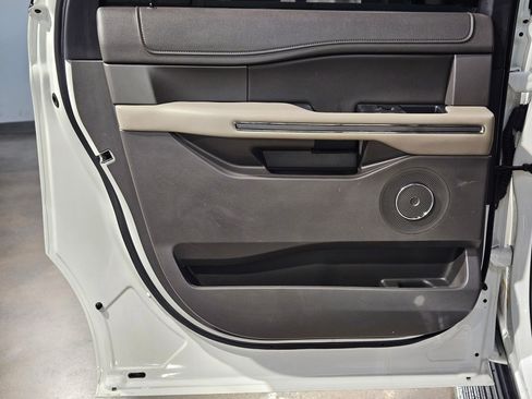 Used 2021 Ford Expedition Max XLT image 35