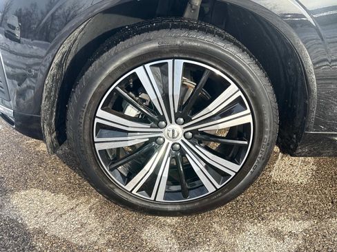 Certified 2023 Volvo XC60 B5 Plus w/ Climate Package image 10